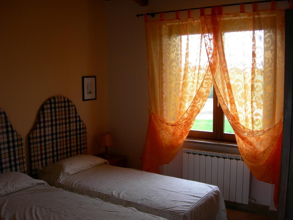 Farm stay Santa Croce Fossato di Vico
