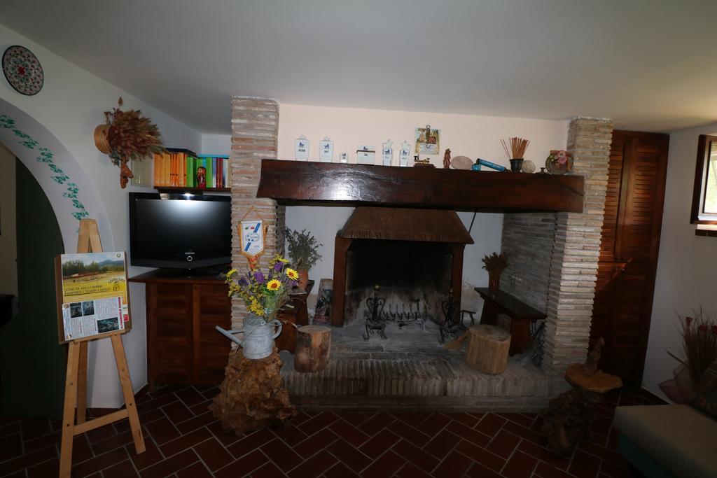 Farm stay Santa Croce Fossato di Vico